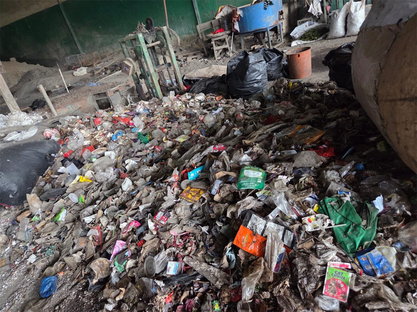 Sampah pasar sebelum dipilah